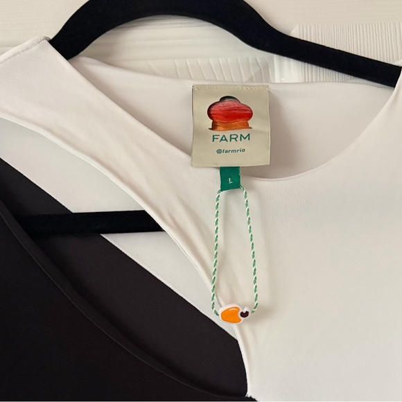 New Farm Rio Monochrome Black and White dress with neck cutout. Sz L - Picture 8 of 8